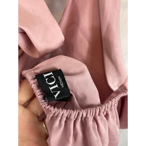 VICI COLLECTION Womens Satin Crossover Halter Neck Top Sleeveless size medium - Picture 5 of 7